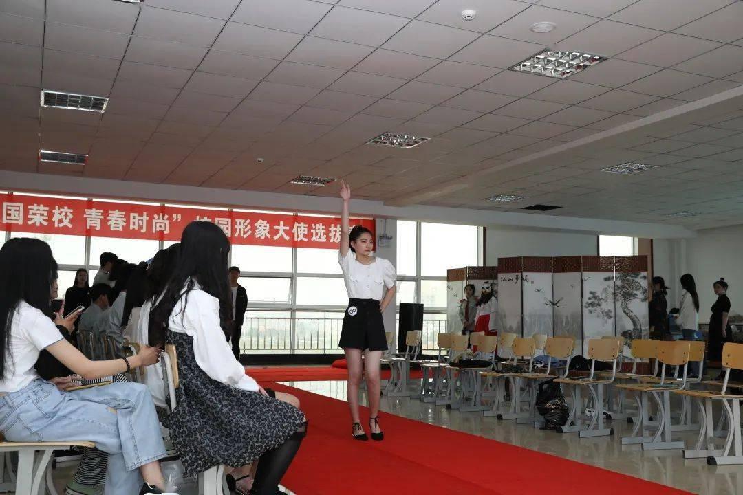 韦世豪：我们踢得太臭了 我已经尽自己全力了