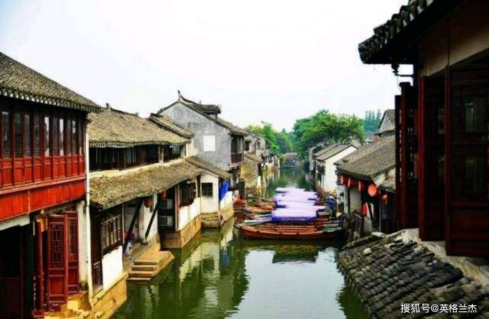 如何看待哪些穷还乱花钱的人？游戏画面
